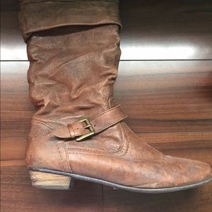 Brown Boots with small heel