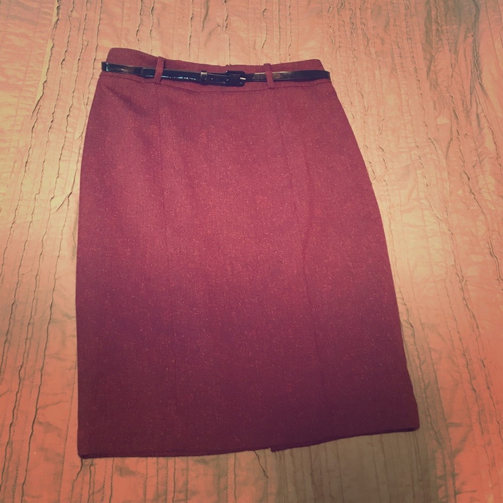 Maroon/burgundy pencil skirt with belt