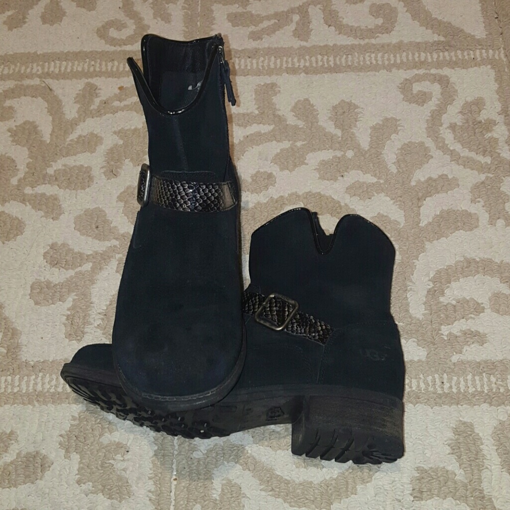 Ugg Suede boots size 8