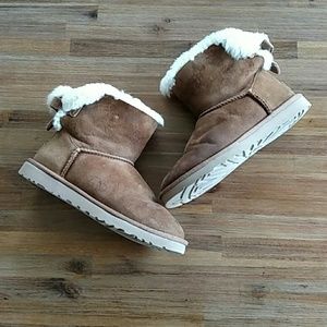 UGG Corduroy Short Bailey Sheepskin Boots
