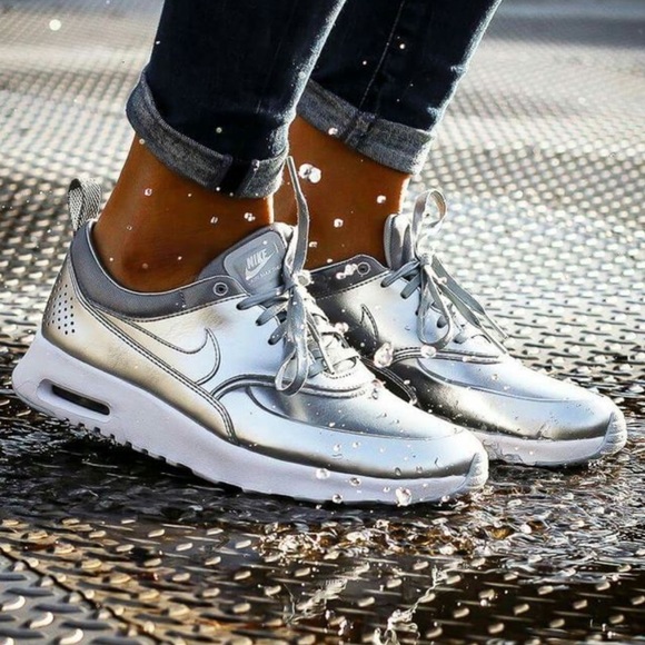 NWT Nike Thea SE metallic 🗡 - Picture 7 of 8