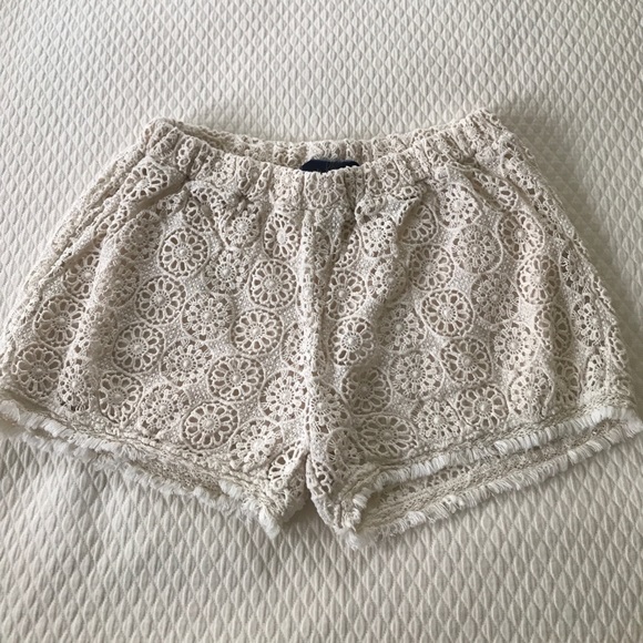 Off white crotchet shorts! - Picture 1 of 4