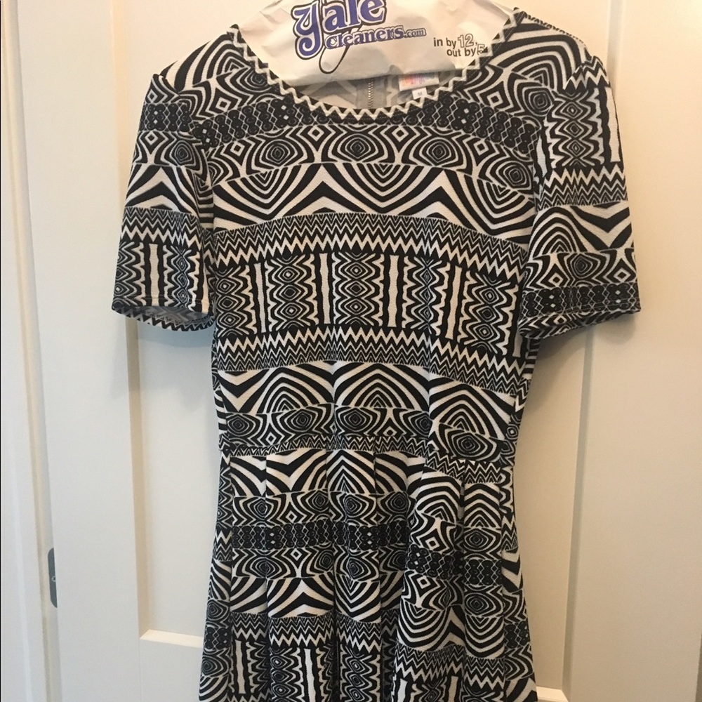Lularoe Amelia - size M