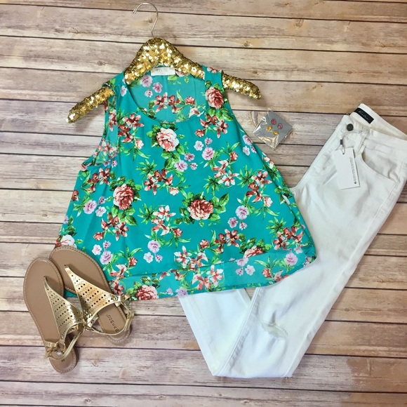 ❗️Last 2! S-M Floral print top - Picture 2 of 7