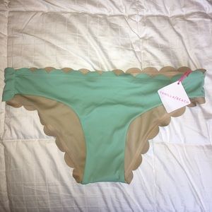 NWT mint scalloped swim bottoms