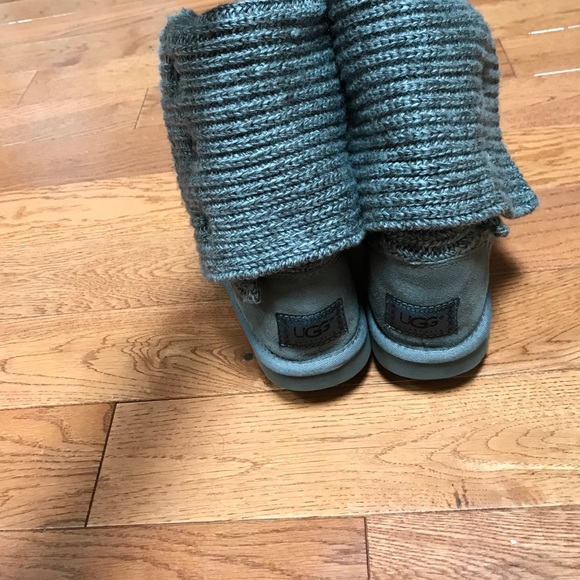 Barely worn great condition uggs - Picture 2 of 3