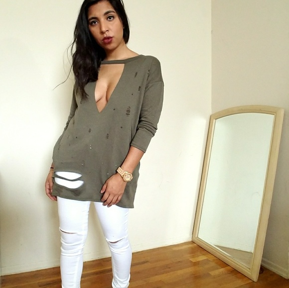 DARK OLIVE DEEP V DISTRESSED TOP - Picture 3 of 4