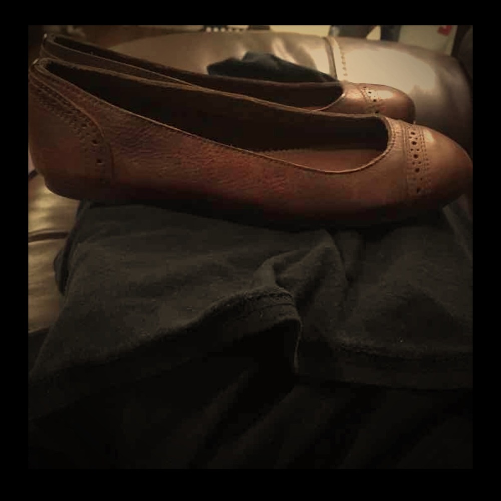 100% Leather Flats by Mossimo Dutti