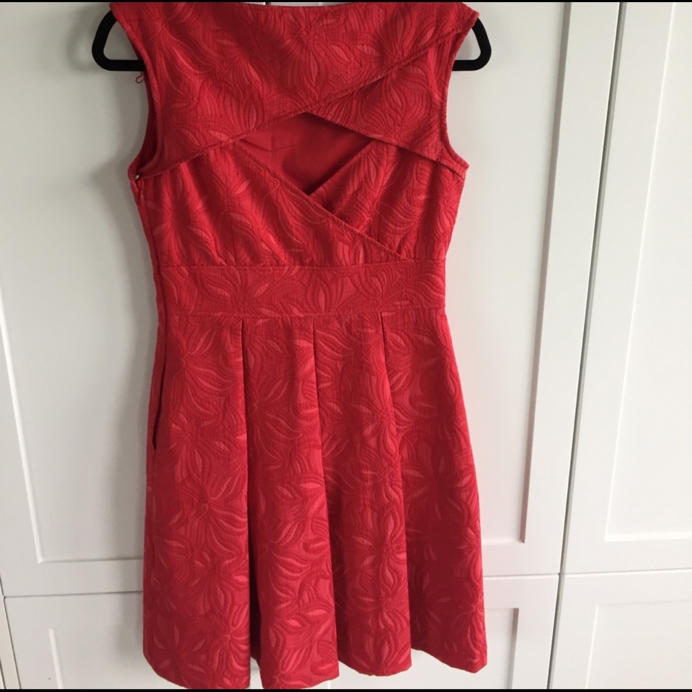 Dress - Picture 2 of 3
