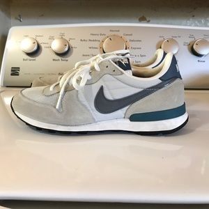 Nike Internationalists