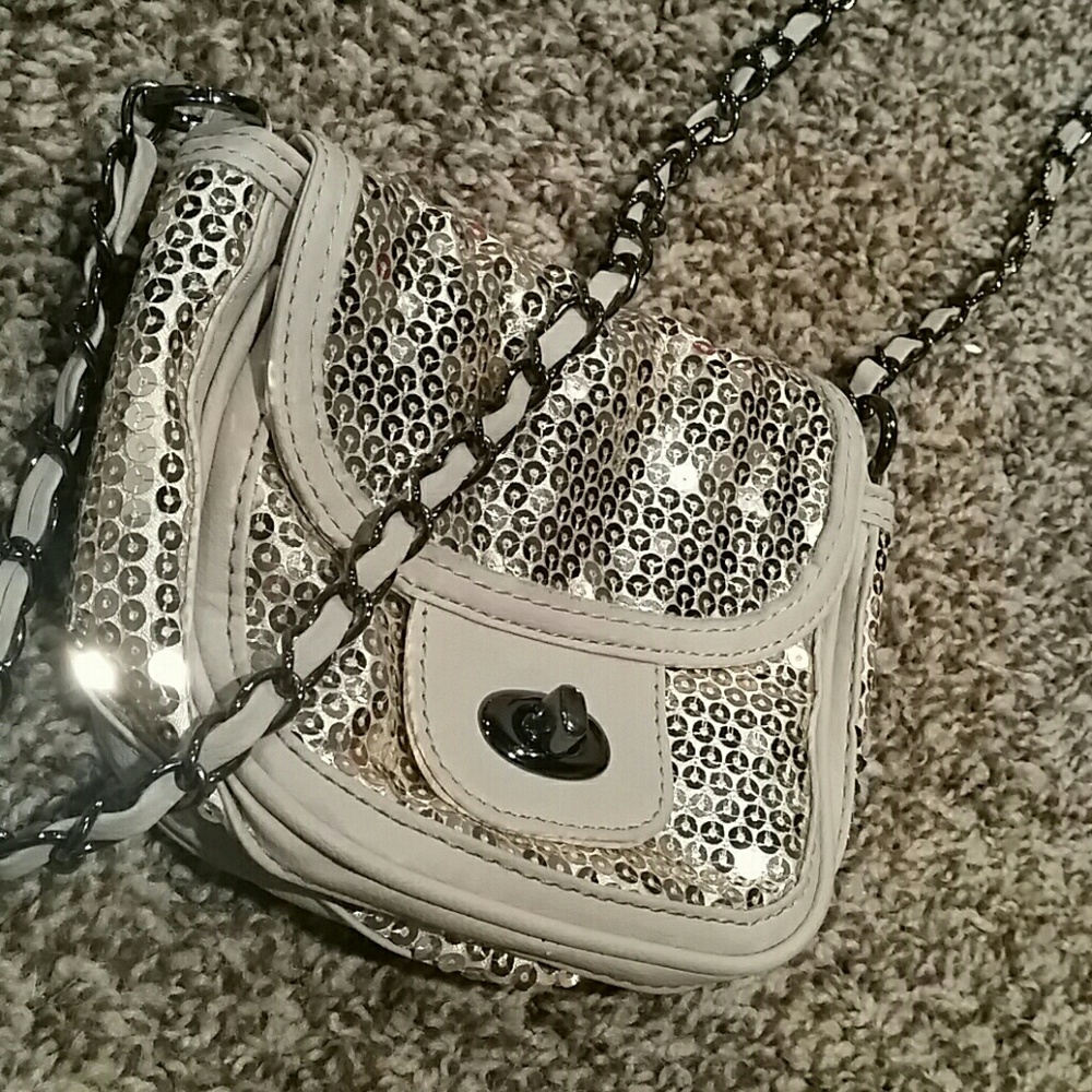 Crossbody purse