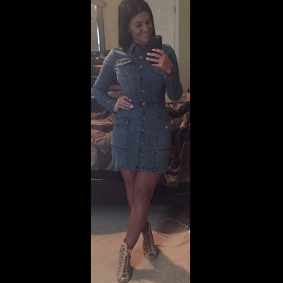 Denim cargo dress - worn a few hours basically new - Picture 1 of 4