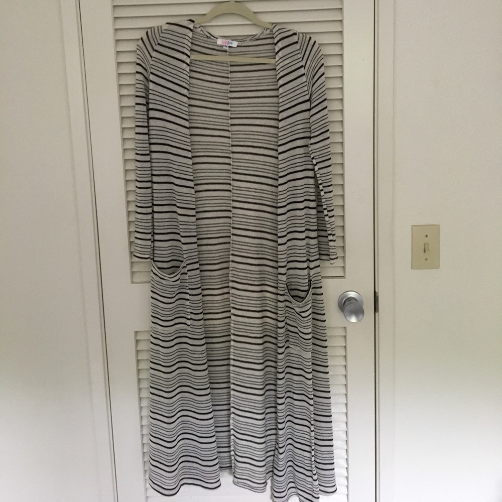 Small Lularoe Sarah duster