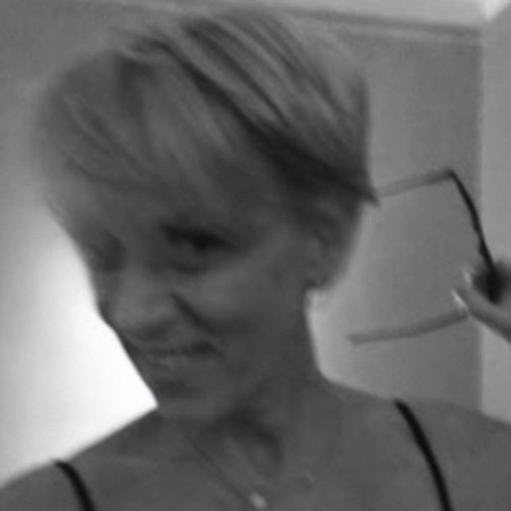 Meet your Posher, Elyse