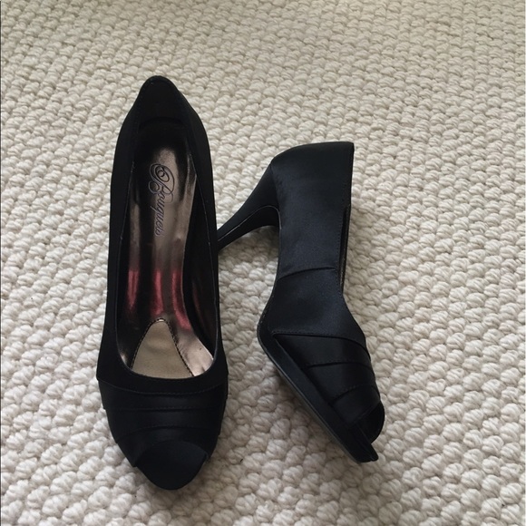 Peep-toe Pumps - Picture 4 of 4