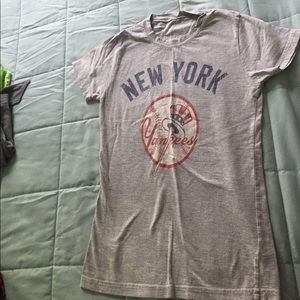 Yankees t shirt