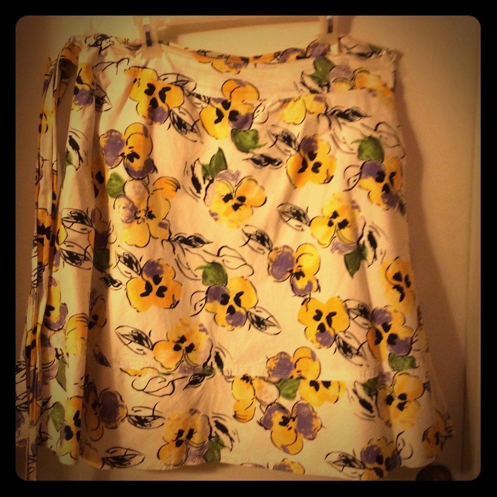Flower skirt with a belt