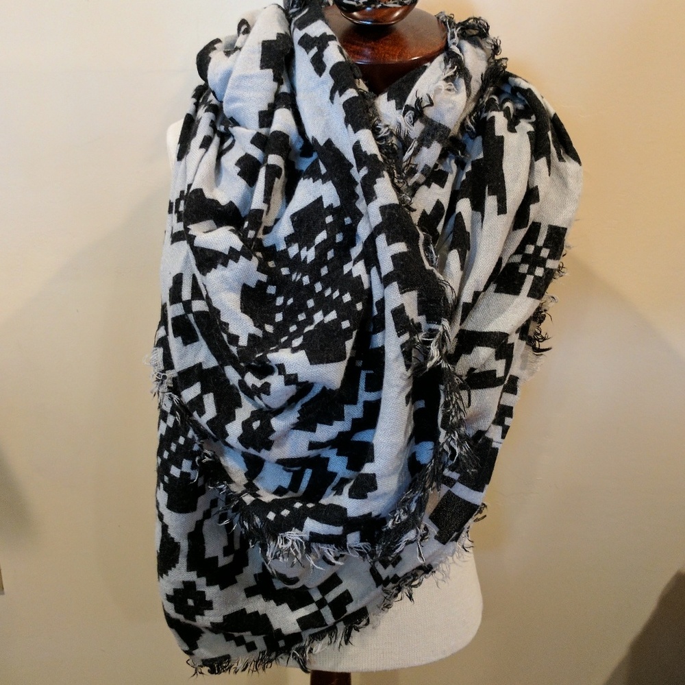 Michael Stars Blanket Scarf - Aztec design