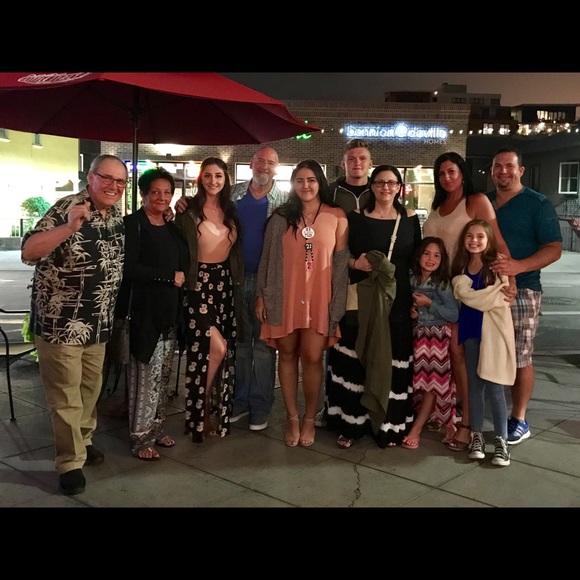 Meet your Posher, Dawn - Picture 3 of 3