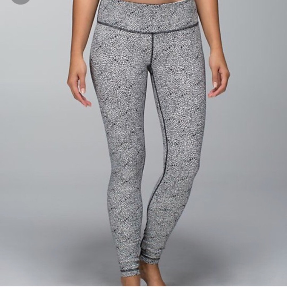 printed lulu wonder under leggings