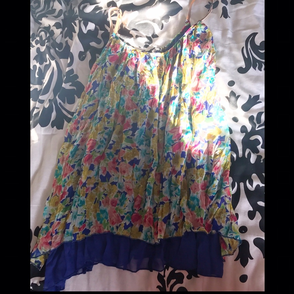 Flowy spring flower top 💐