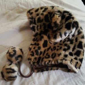 Cute Leopard print hat with matching gloves