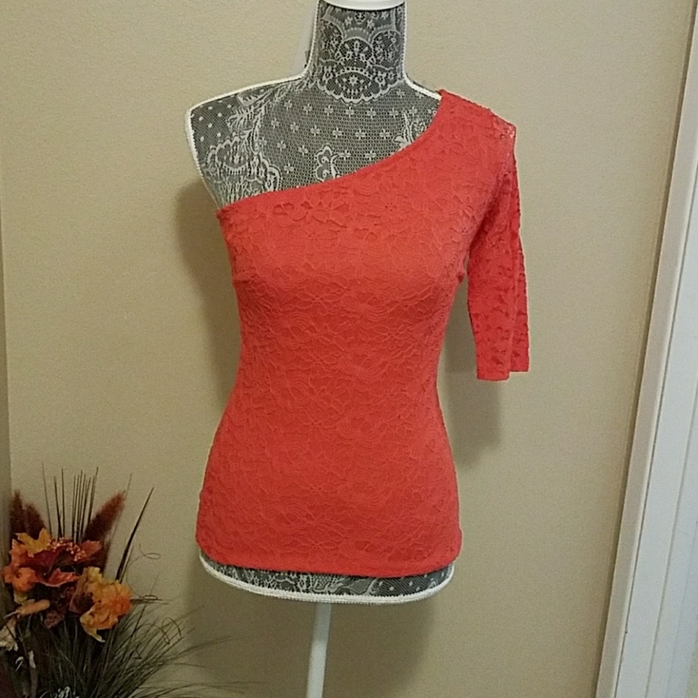 Guess one shoulder lace top