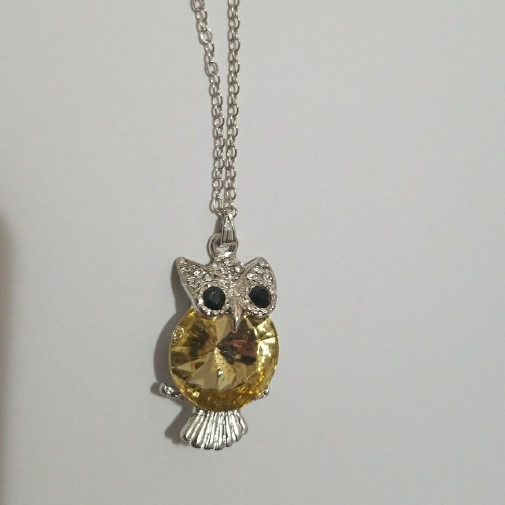 Owl rhinetone pendant necklace