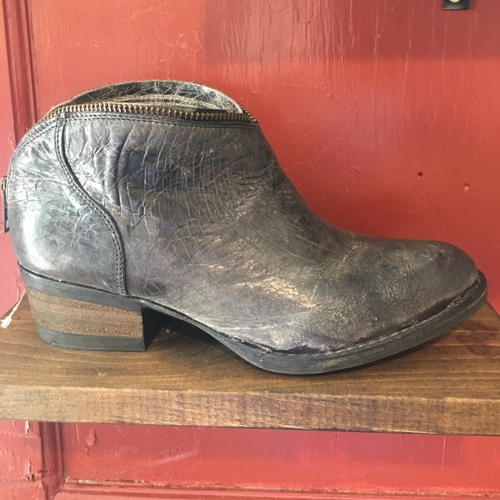 Very Volatile Sofia Bootie