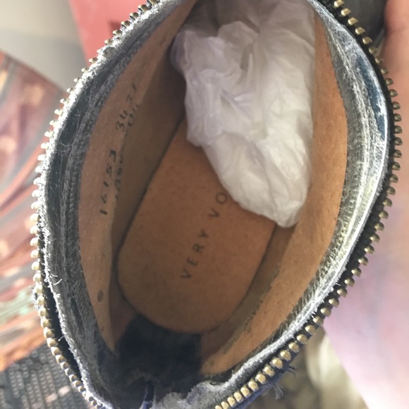 Very Volatile Sofia Bootie - Picture 2 of 3