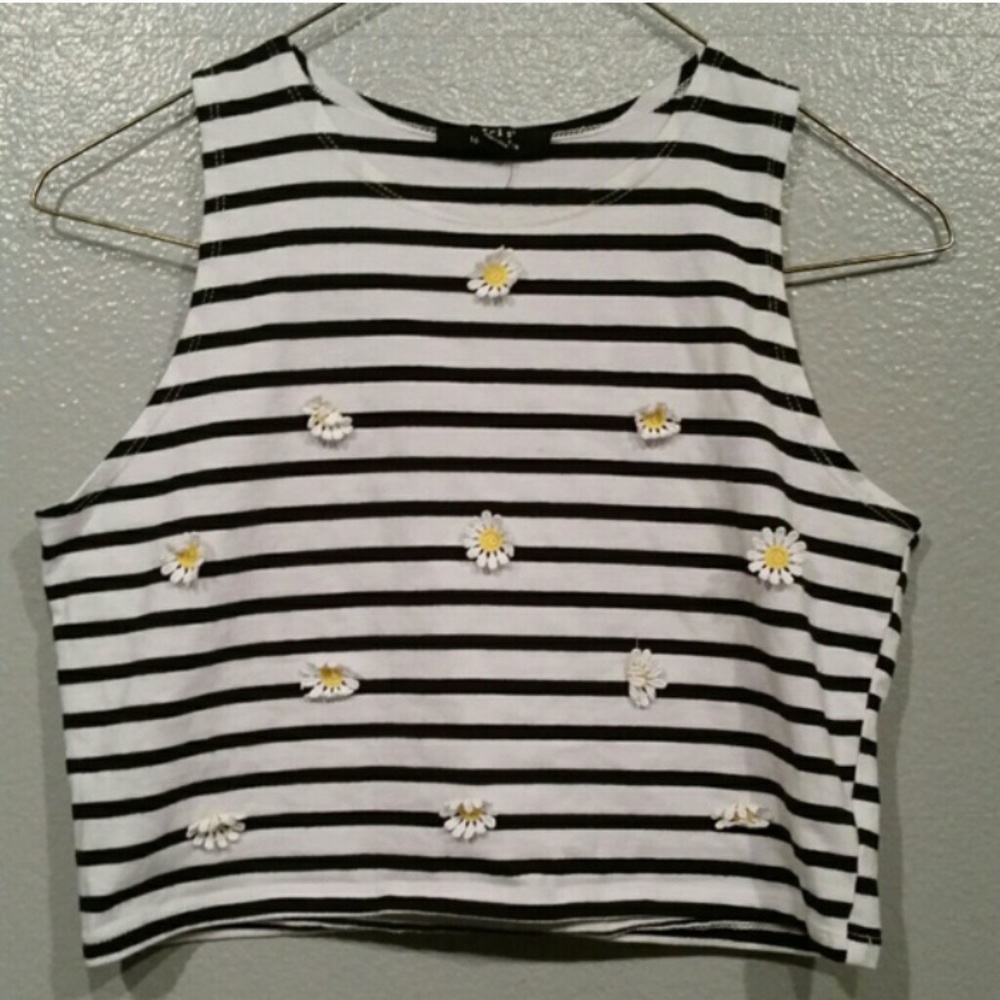 Black and white strip daisy crop top
