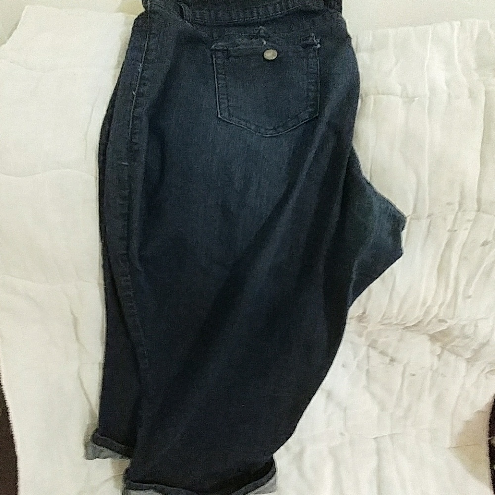 Avenue dark jean capri