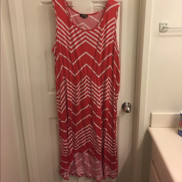 Dresses & Skirts - Plus Size Pink/white Chevron high low dress