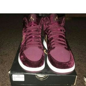 Air jordans 1 velvet heiress