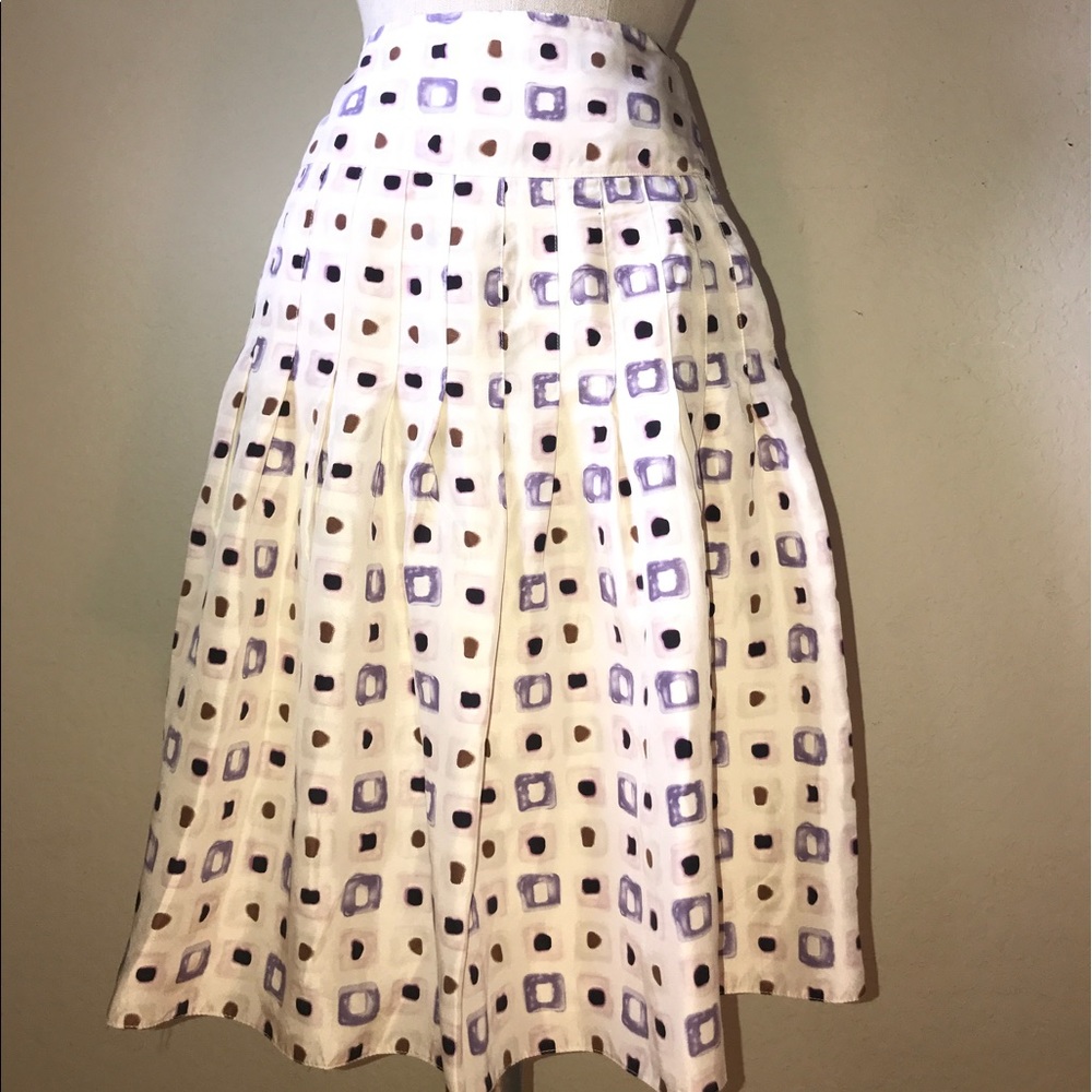 Perry Ellis Pleated Women's Skirt. Size 4