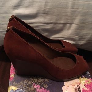 Banana Republic Suede wedges