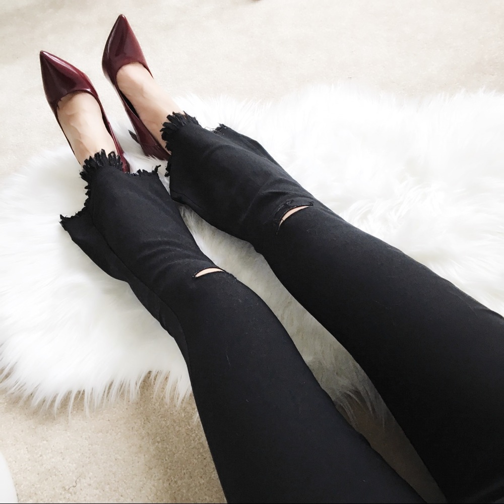 SALE Frayed hem denim pants with cutout knee. - Picture 4 of 6