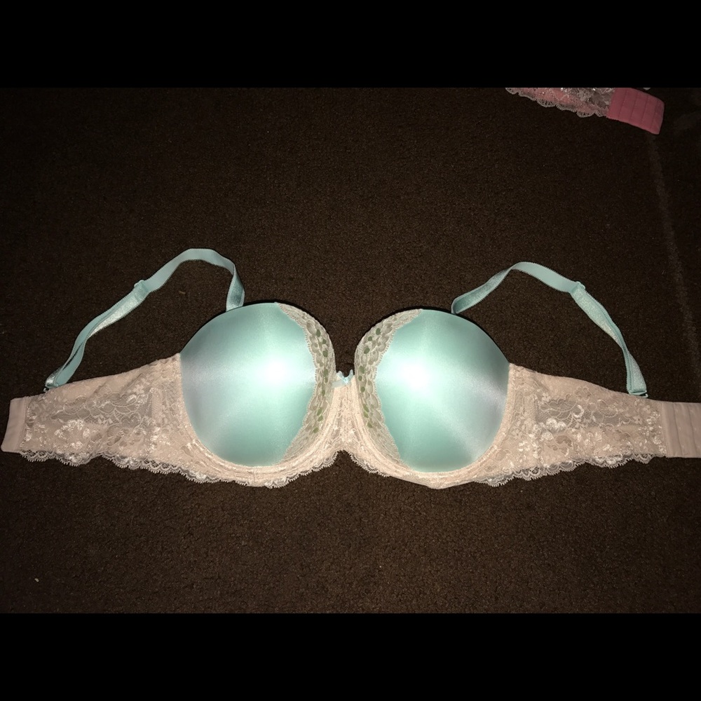 BRAND NEW VS BRA