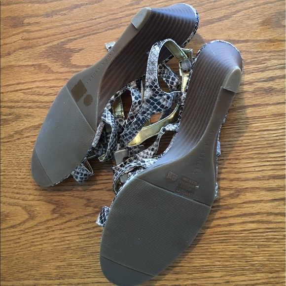 Laura Ashley Faux Snakeskin Sandals, Tan, 9.5 - Picture 2 of 2