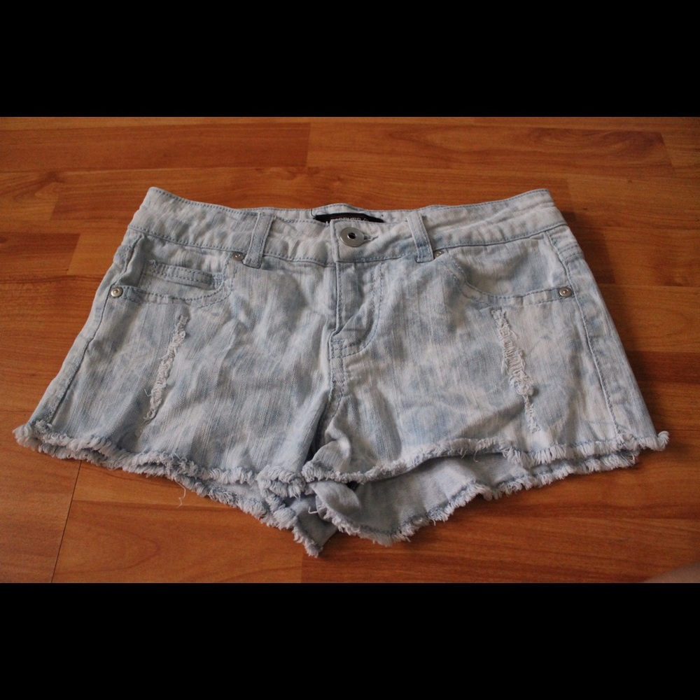 distressed demin shorts