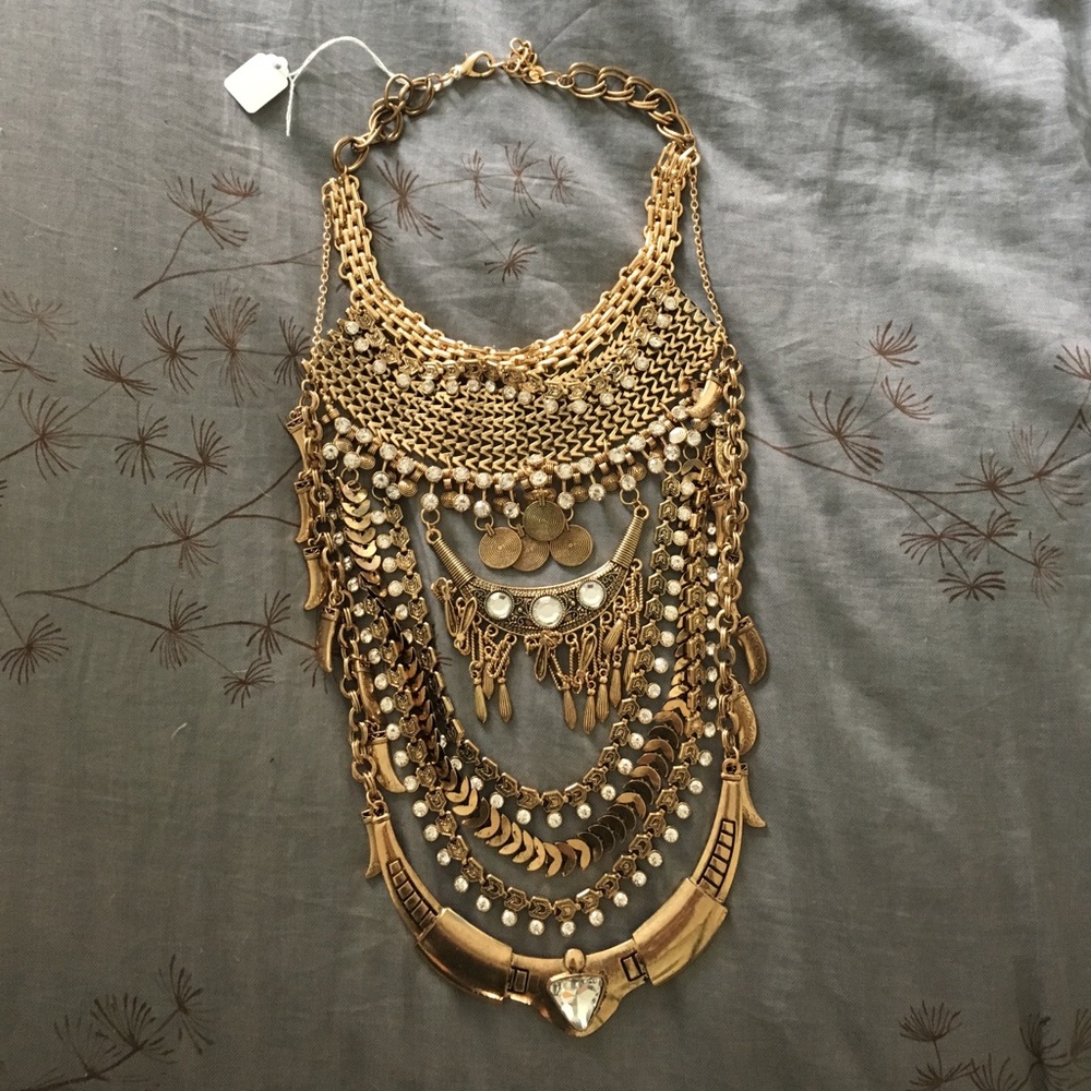 Cleopatra style necklace