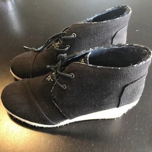Toms Desert Linen Wedge Bootie