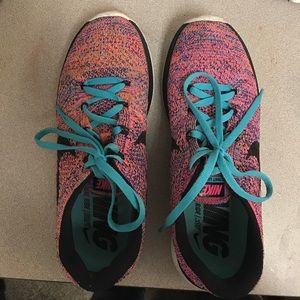 Nike running flyknit  sz 8 pink w mix color thread