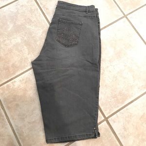 Women's capris