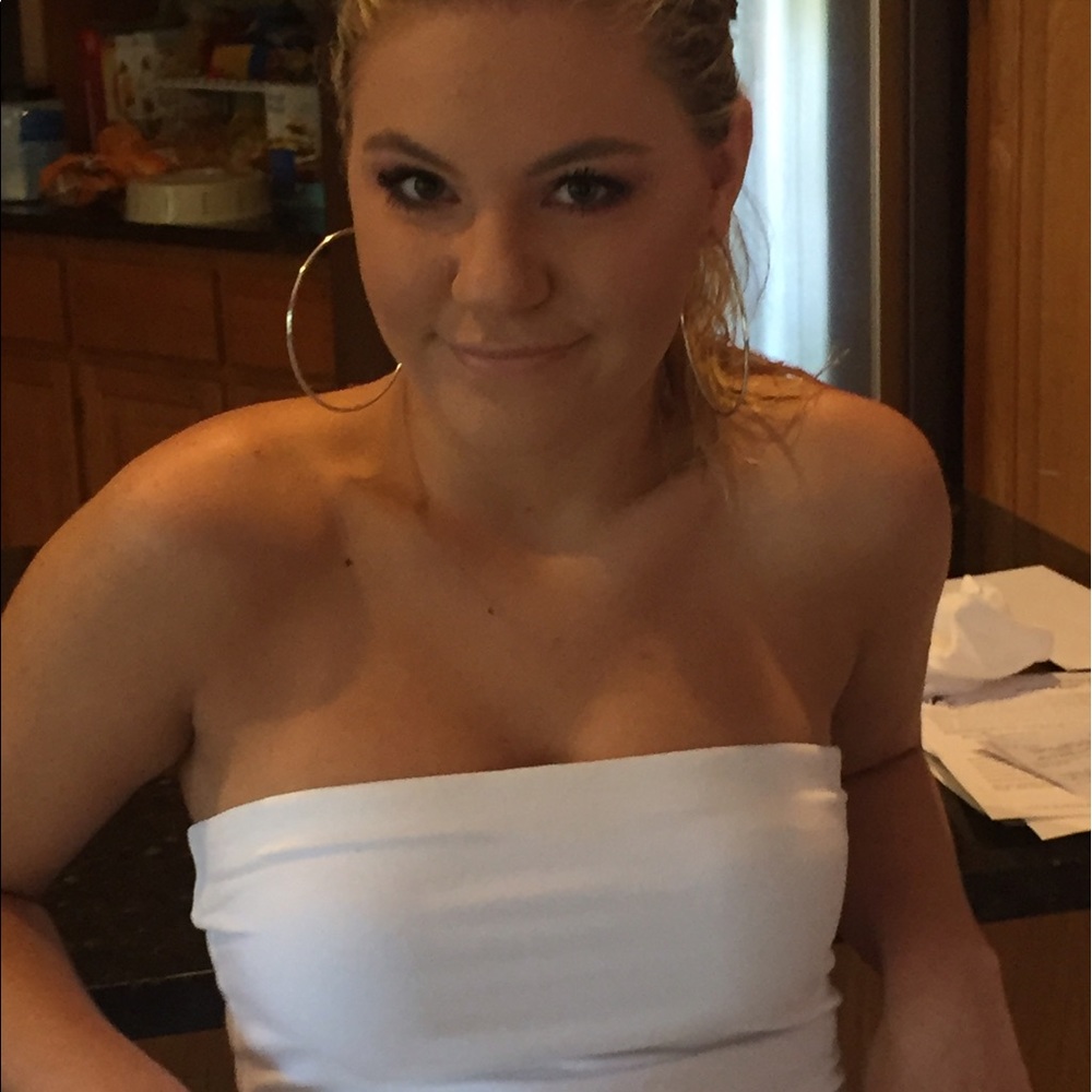Meet your Posher, Danielle