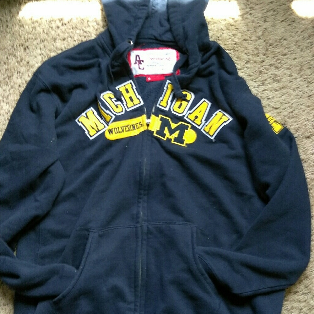 U of M zip up hoodie