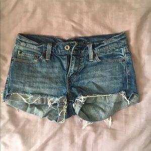 Levi Cut Off Shorts