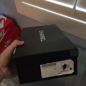 Chanel box for flats