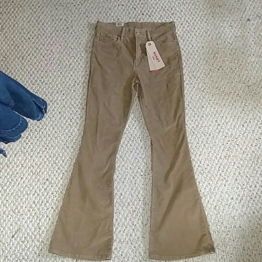 NWT Levi's high waist bell flare chords