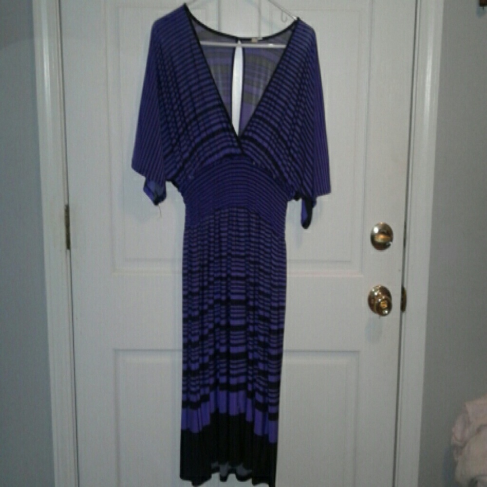 Wide sleeve dress